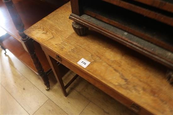 An Edwardian oak side table, W.84cm